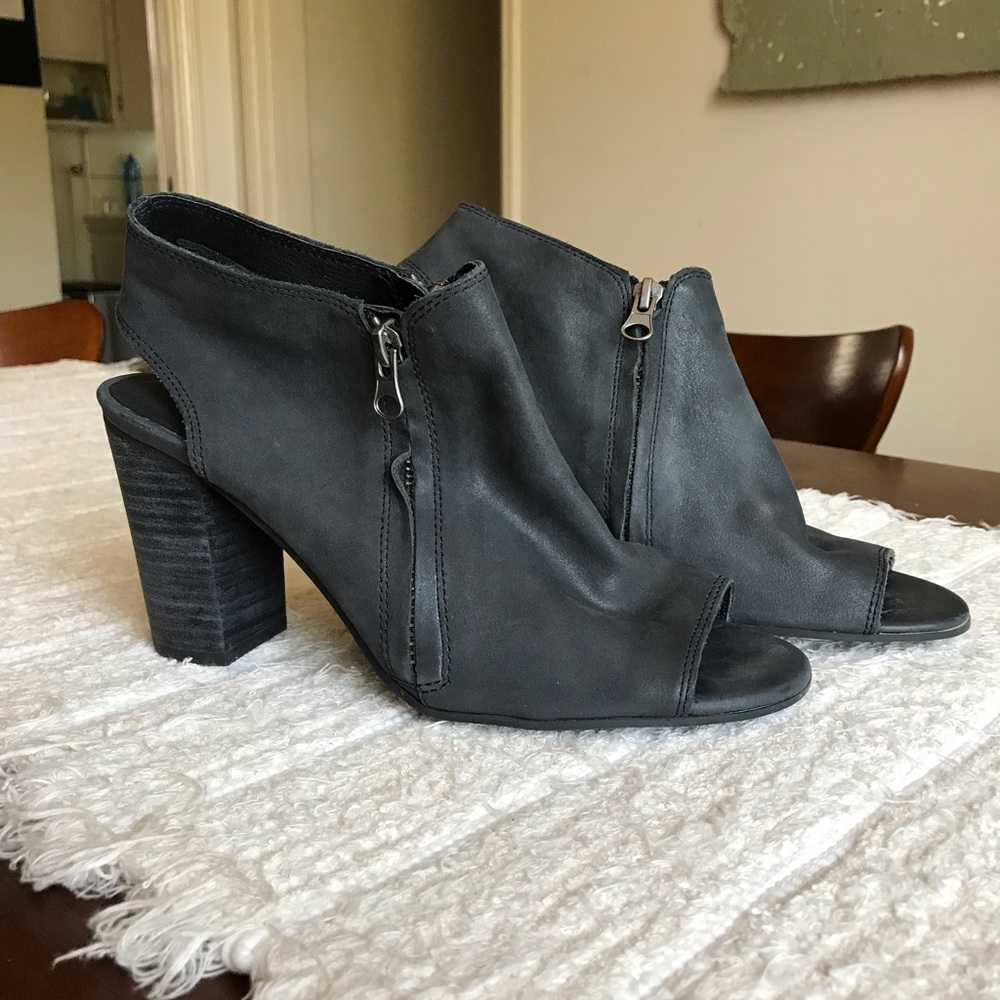 Matisse open-toed block heel shoes.